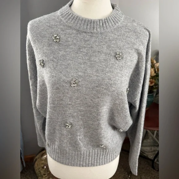 Woman’s Free Assembly Embellished Heather gray sweater size 0/2 - Picture 1 of 7